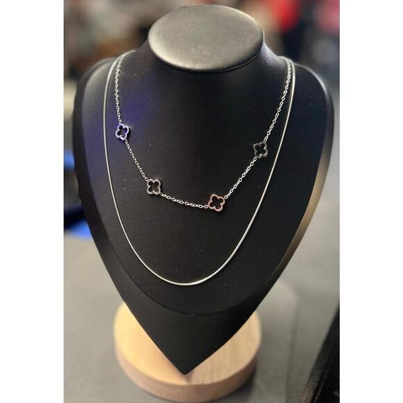 PVD Stainless Steel
Layered Clover
Necklace - Picture 1 of 3